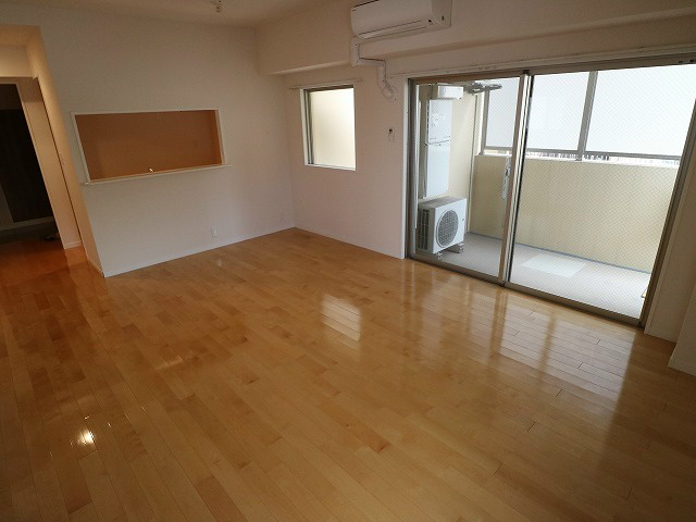 居室・リビング　※別号室参考写真