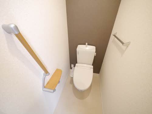 トイレ　温水洗浄便座