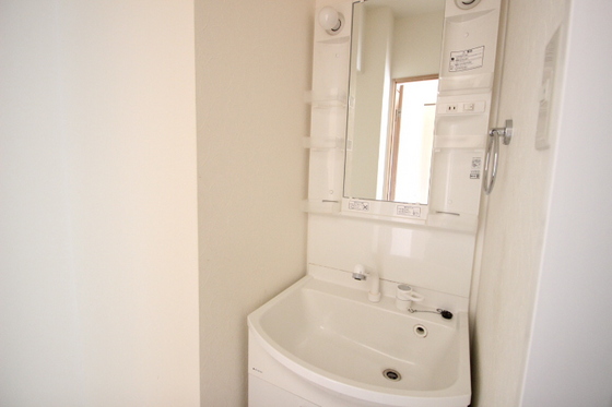 洗面設備　※他部屋の写真です。