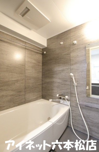 バス・シャワールーム　一日の疲れを癒せますね。