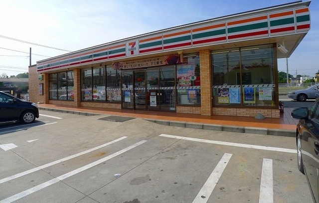 コンビニ　セブンイレブン（コンビニ）まで750m