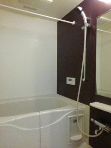 バス・シャワールーム　落ち着いた空間のお風呂です