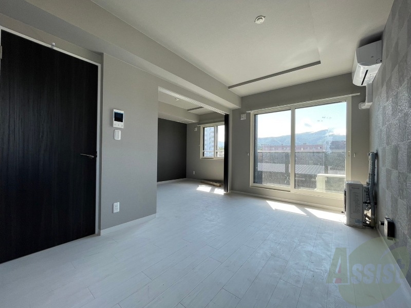 居室・リビング　広々としたリビングですね。使い勝手がよさそうですね！