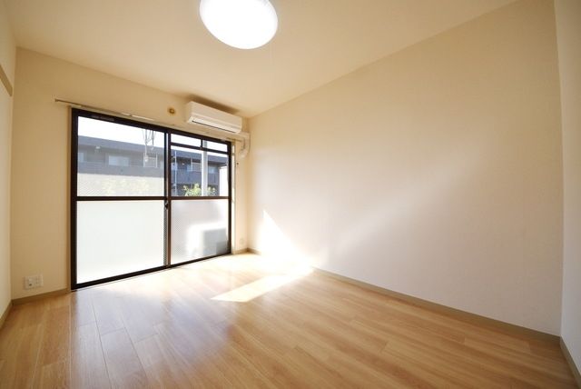 居室・リビング　★日当たりの良いリビングです★