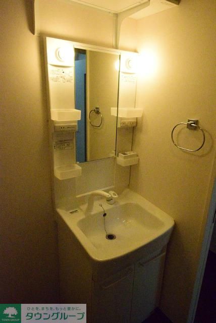 洗面設備　シャンプードレッサー付き。