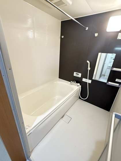 バス・シャワールーム　※別部屋の写真です