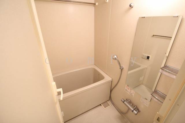 バス・シャワールーム　浴室乾燥・追焚機能付き