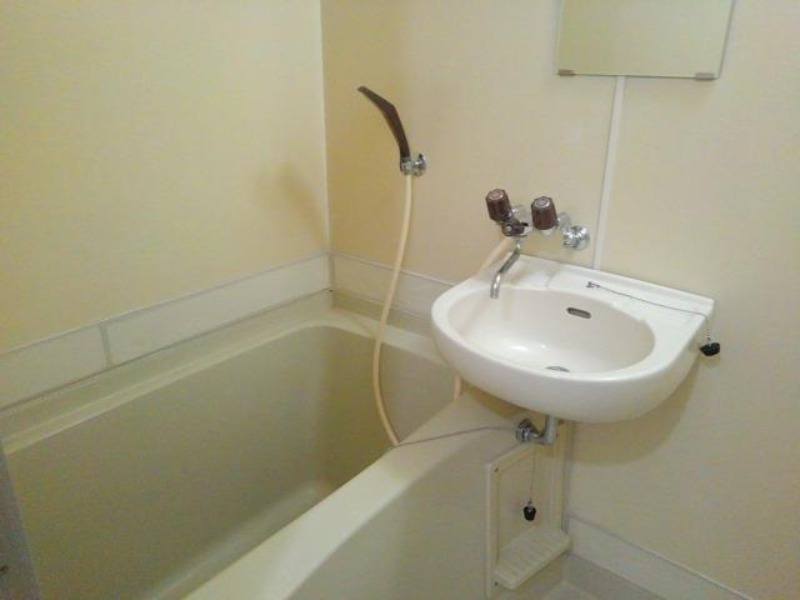 バス・シャワールーム　図面と現状に相違がある場合には現状を優先