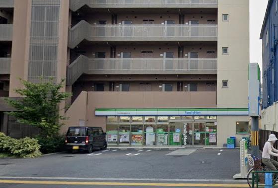 コンビニ　ファミリーマート（コンビニ）まで650m