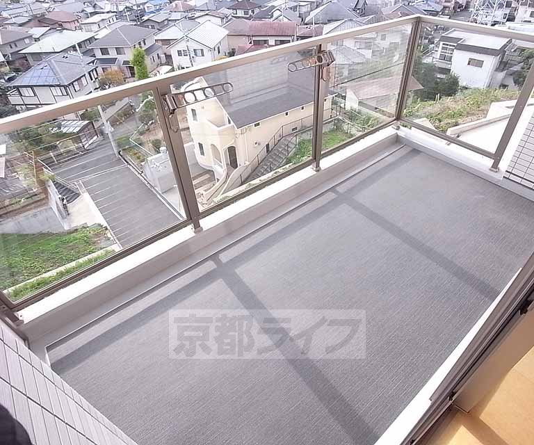 バルコニー　広く開放感のあるバルコニー