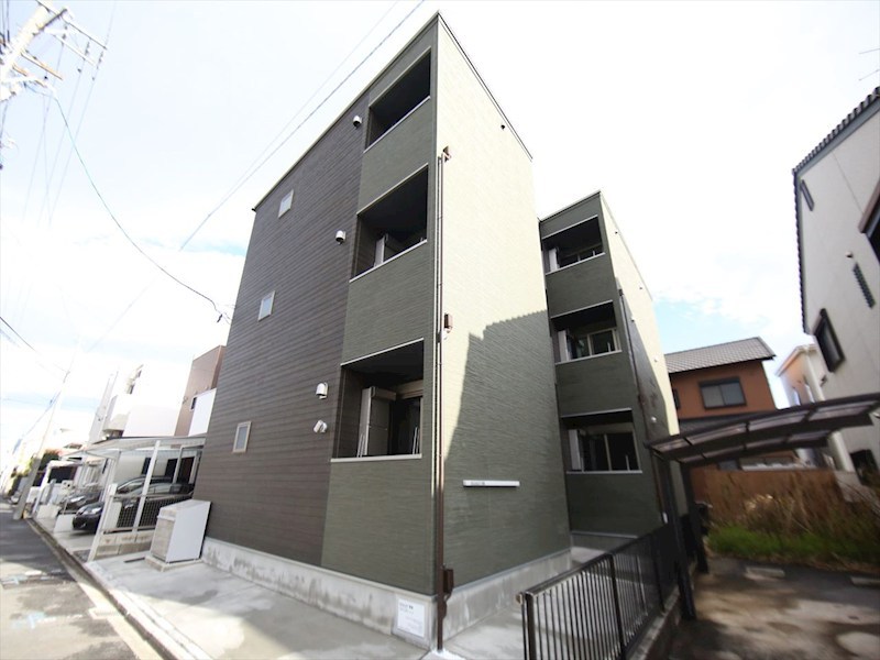 建物外観　外観　オートロック付　宅配ＢＯＸ有り