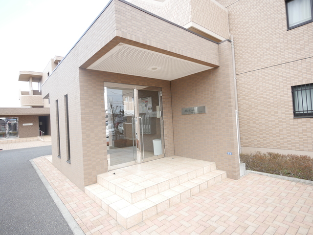 エントランス　★高級感のあるエントランスですね★