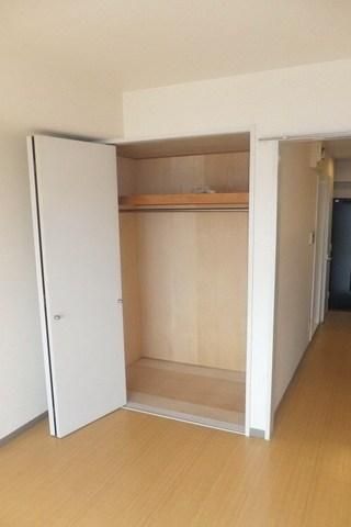 収納　一人暮らしなら十分な収納スペース。