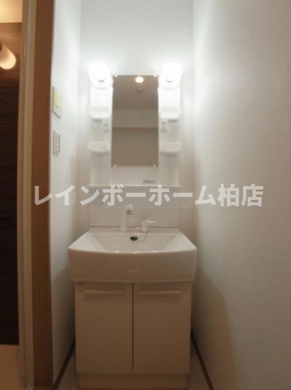 洗面設備　脱衣スペースもあります