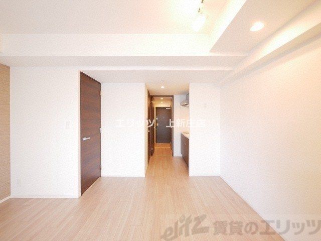 居室・リビング　玄関