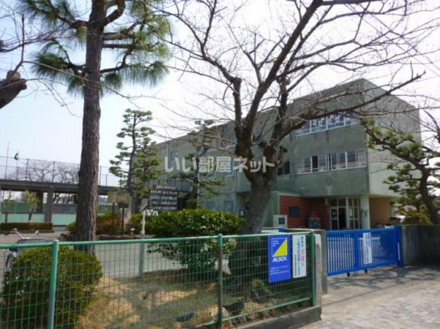 小学校　浜松市立県居小学校（小学校）まで457m