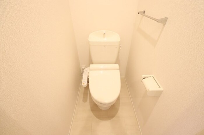 トイレ　温水洗浄暖房便座