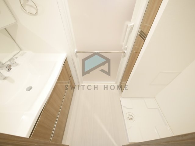 洗面設備　ゆったりとスペースのある洗面所