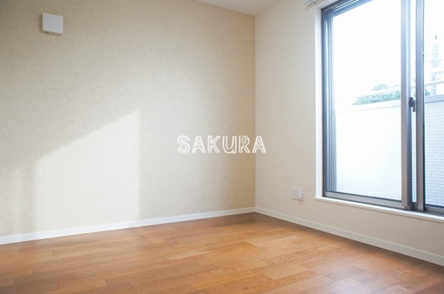 居室・リビング　こちらのリビングで趣味の時間をお楽しみください♪