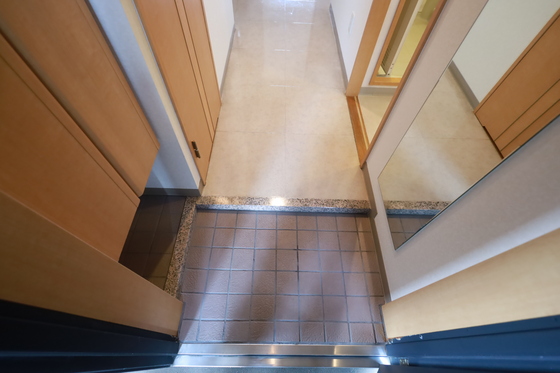 玄関　※別部屋の写真です