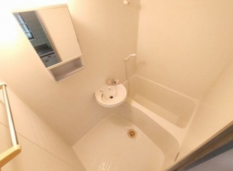 バス・シャワールーム　図面と現状に相違がある場合には現状を優先