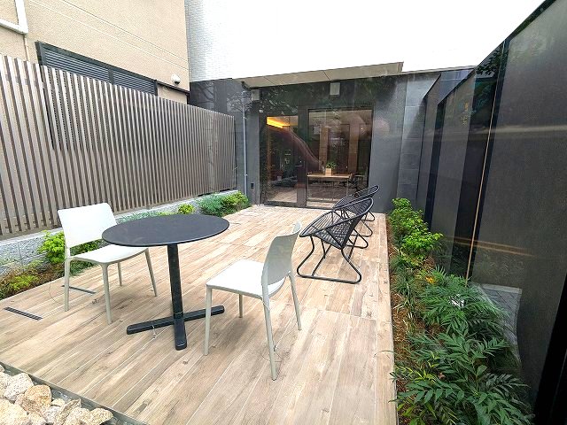 エントランス　1Fのテラスです