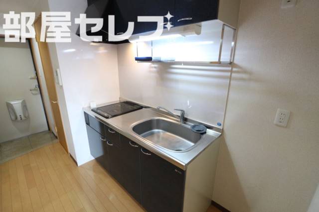 キッチン　３０２号室の写真になります。