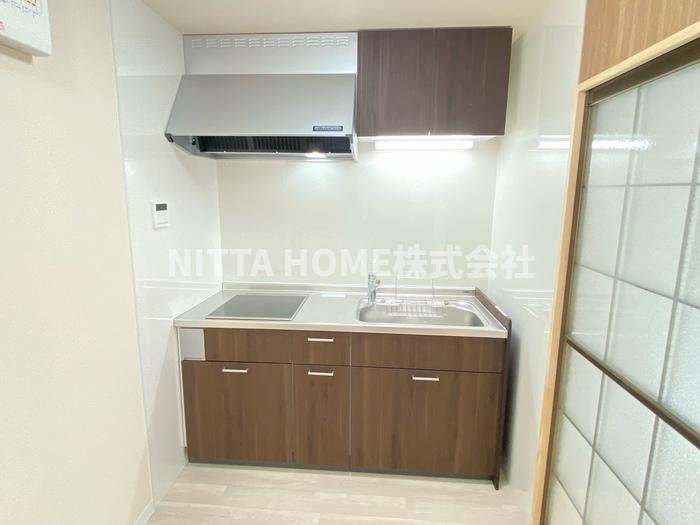 キッチン　２口ＩＨコンロがついているオープンキッチン◇