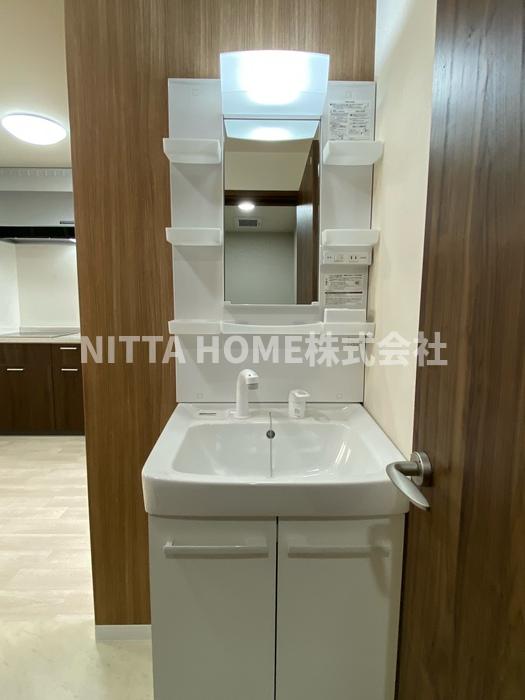 洗面設備　洗髪洗面化粧台がついています◎