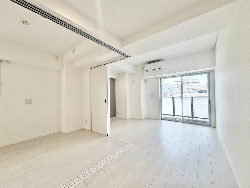 居室・リビング　白基調のお部屋♪