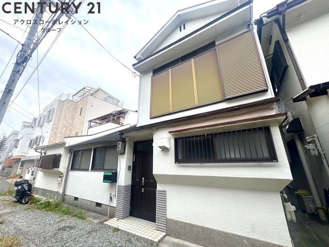 建物外観　敷地内駐車場あり！