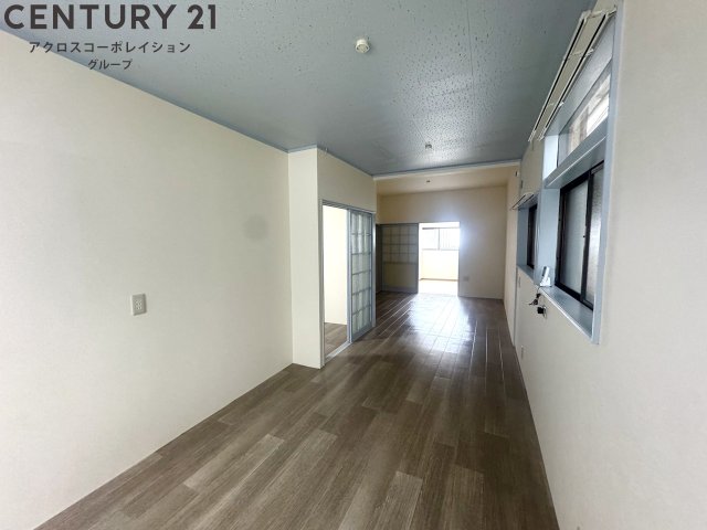 居室・リビング　２面採光の明るいお部屋です。