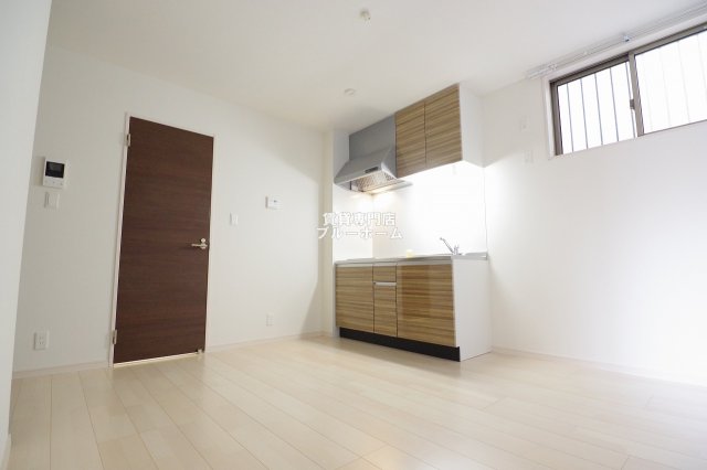 その他　小窓がオシャレですね！