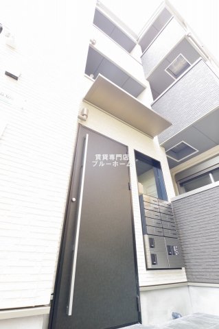 建物外観　落ち着いた色合いの外観です！