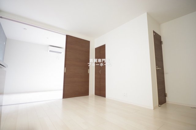 居室・リビング　8.1帖の広々としたリビング！