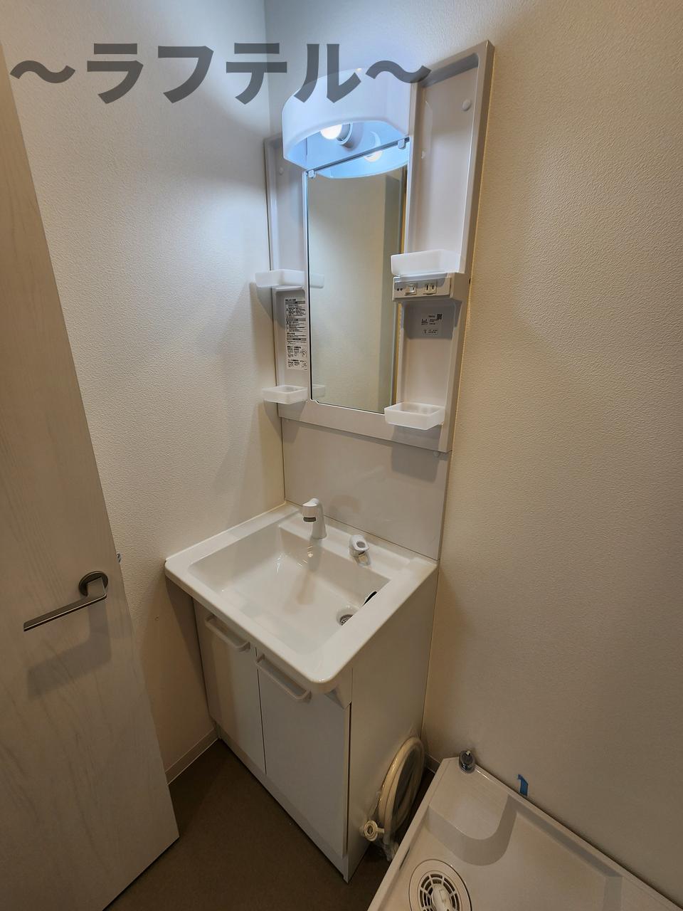 洗面設備　同メーカー施工　別部屋イメージ写真