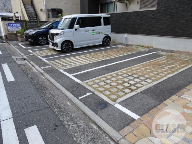 駐車場　敷地内駐車場