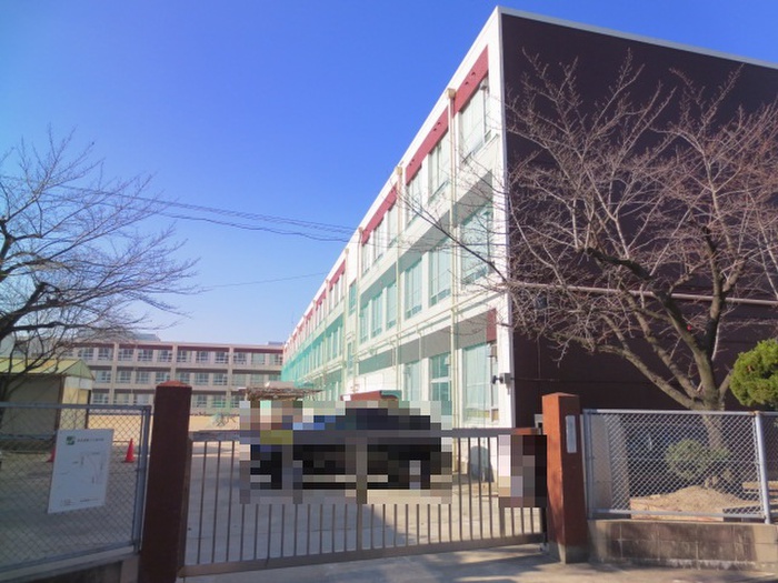 小学校　名古屋市立荒子小学校（小学校）まで779m