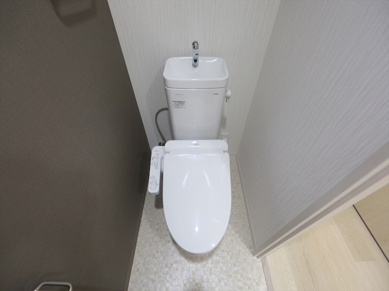 トイレ　温水洗浄暖房便座付トイレ