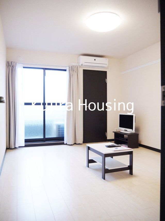 居室・リビング　8.1帖の洋室♪