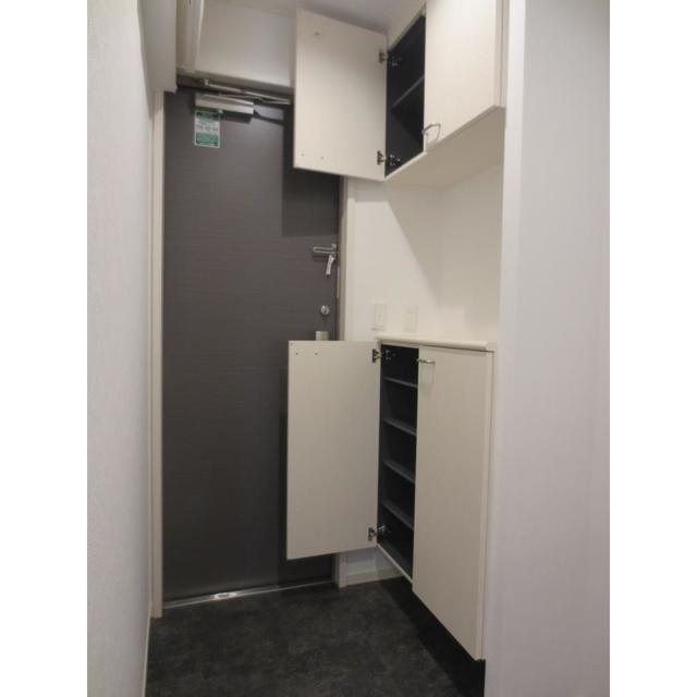 玄関　※別号室の参考写真