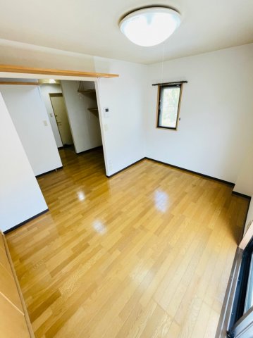 居室・リビング　壁の飾窓はありません※類似間取りの別の階のお部屋の写真です※