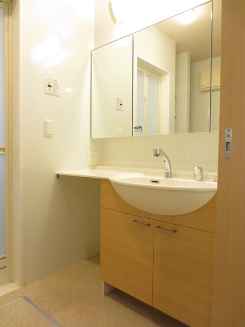 洗面設備　１０５　洗髪背洗面化粧台