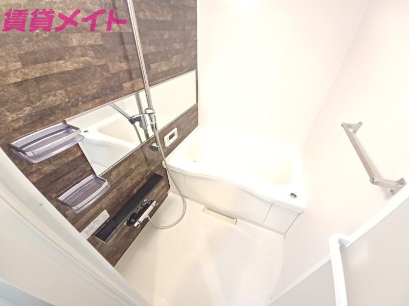 バス・シャワールーム　別部屋写真参照。現状優先になります。