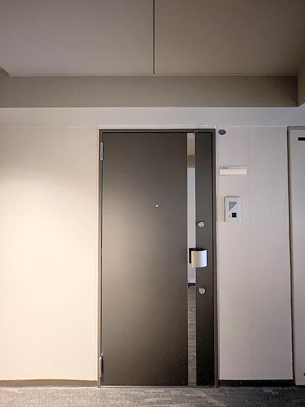 玄関　玄関外側