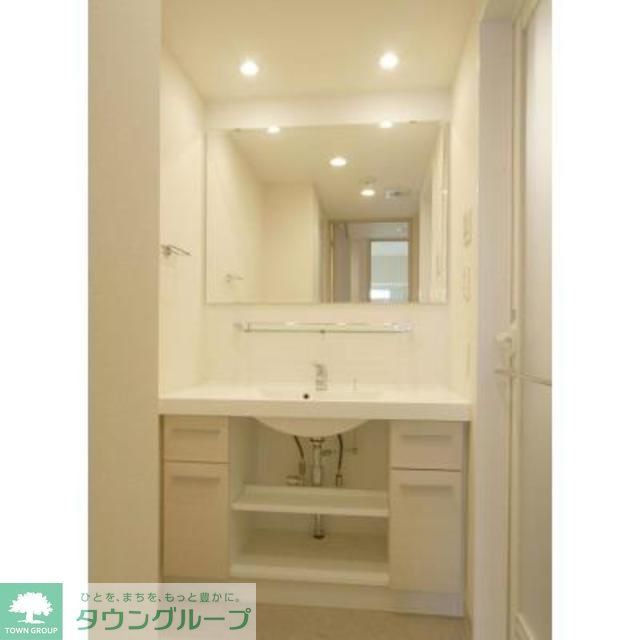 洗面設備　※写真は同タイプ住戸です。