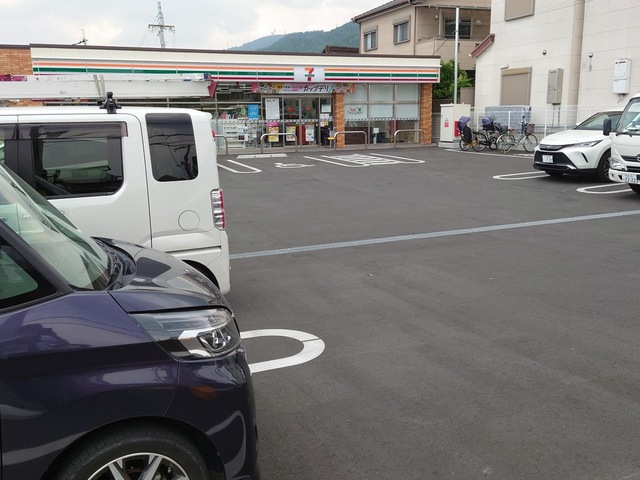 コンビニ　セブンイレブン 東大阪四条町店（コンビニ）まで1075m