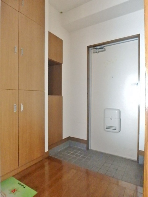 玄関　図面と現状に相違がある場合には現状を優先