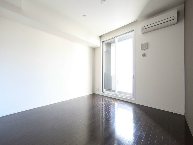 居室・リビング　洋室8.2帖　エアコン完備