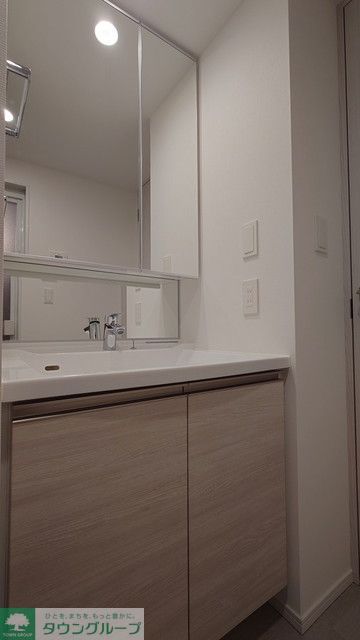 洗面設備　※写真は同タイプ住戸です。